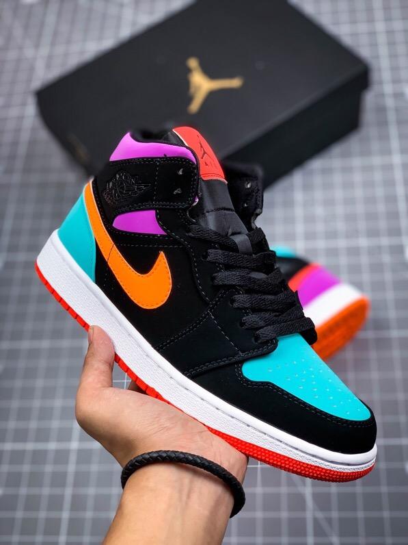 NIKE - AIR JORDAN 1